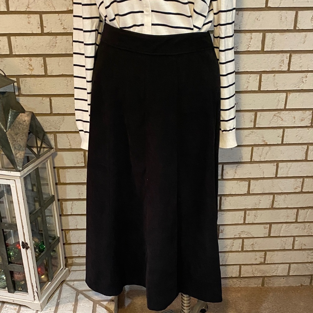 Elegant Black Women's Skirt